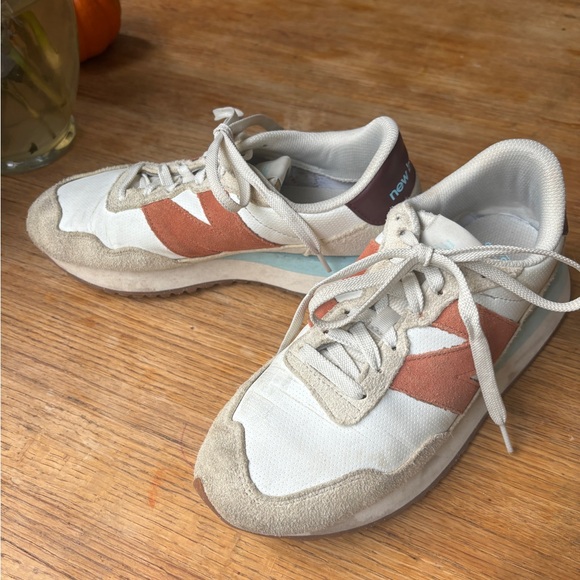 New Balance 237 Women’s 9 - Picture 5 of 5